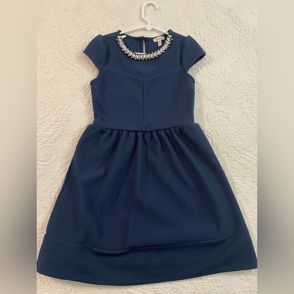 Girls size 7/8 lot tops and dresses - Picture 7 of 7